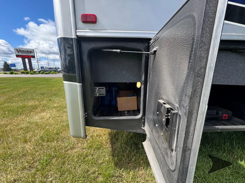 2022 Entegra Coach Accolade 37K, Photos photo 6