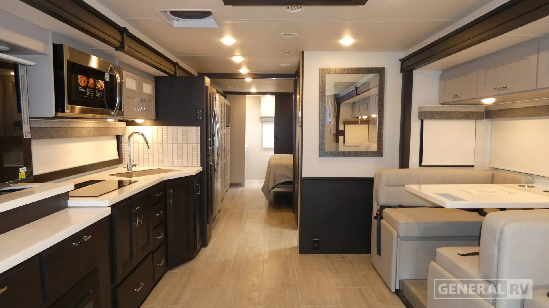 2026 Thor Motor Coach Pasadena SV 38DX - Photo 3