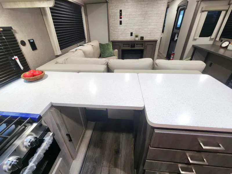 2026 Coachmen Catalina Legacy Edition 323MAZE, Photos photo 26