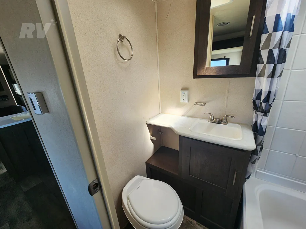 2019 Forest River Wildwood 31KQBTS, Photos photo 35