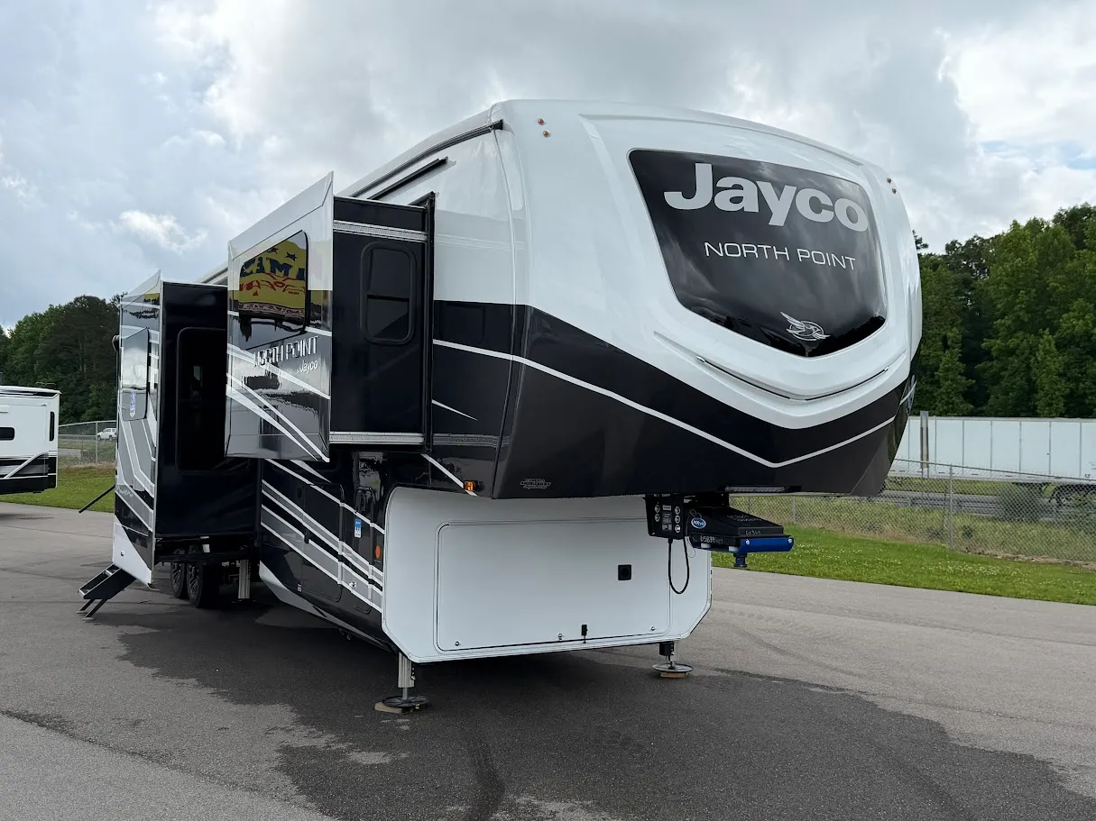 2026 Jayco North Point 382FLRB - Photo 2