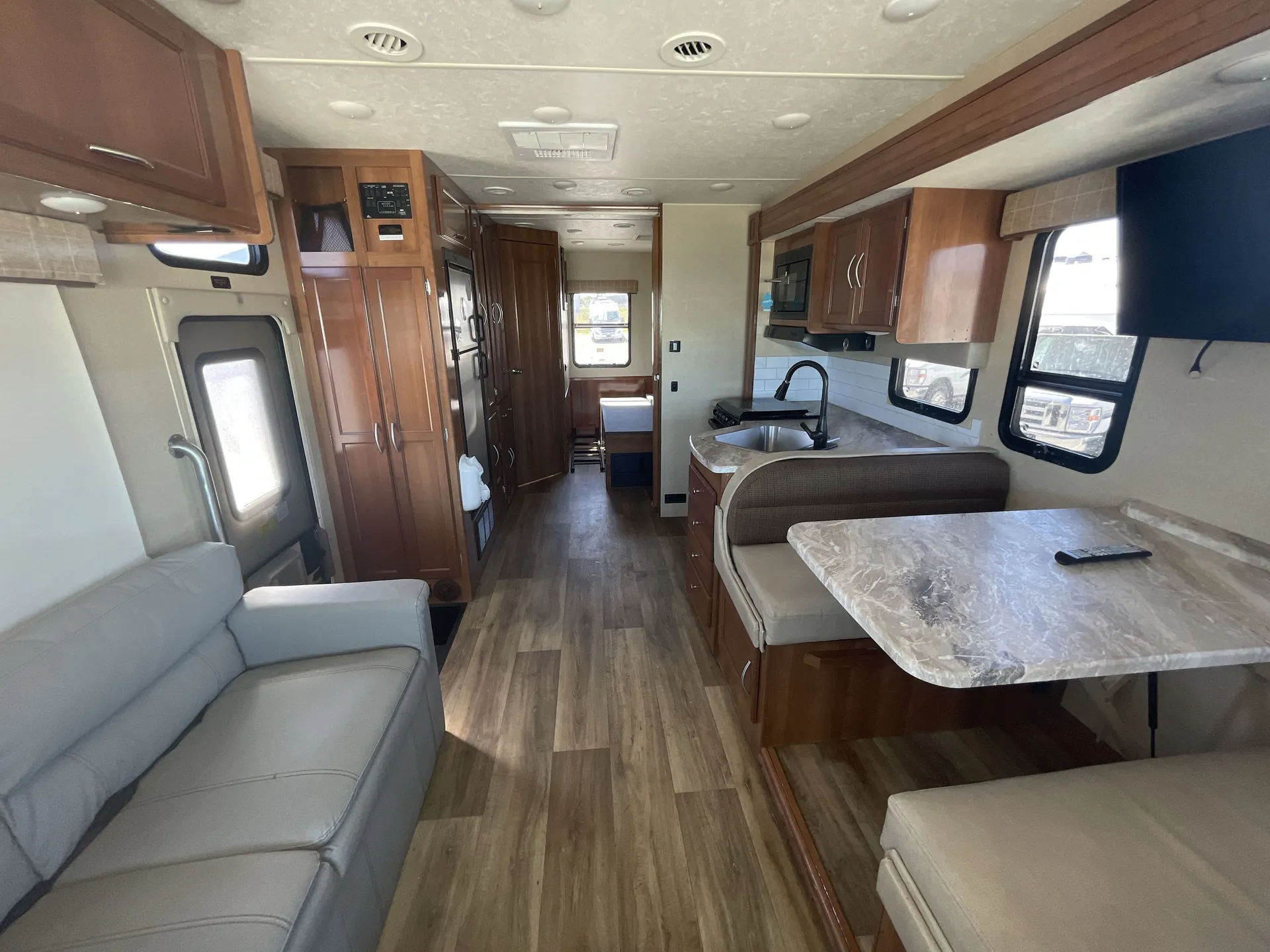 2018 Coachmen Pursuit Precision 27DS — living area main