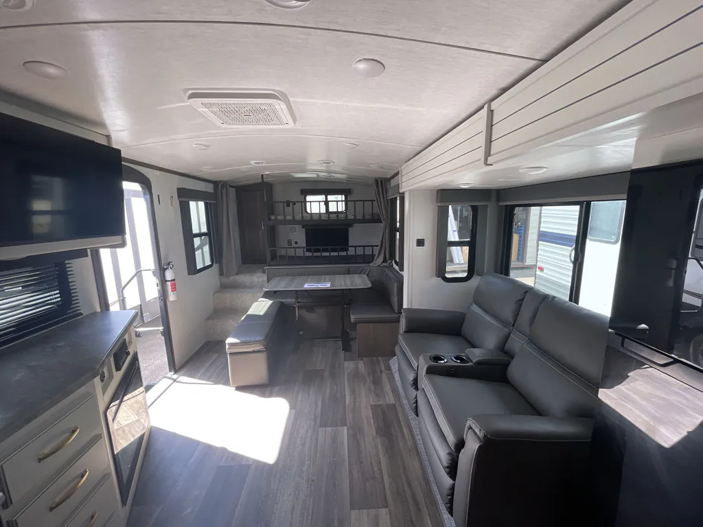 2023 Keystone Cougar Half-Ton 30BHS, Photos photo 2