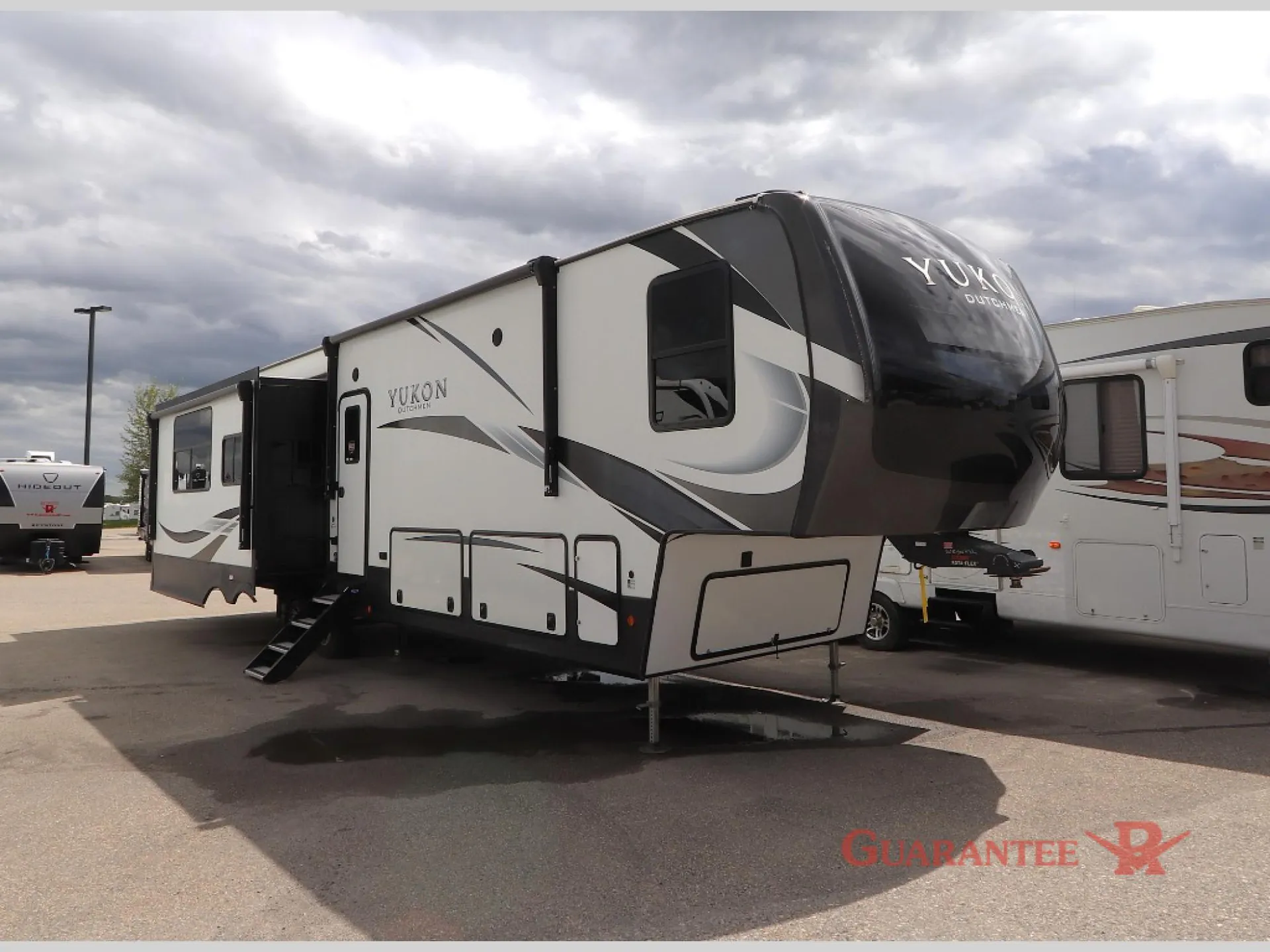 2022 Dutchmen Yukon 399ML dealer photo 1 from Guarantee RV