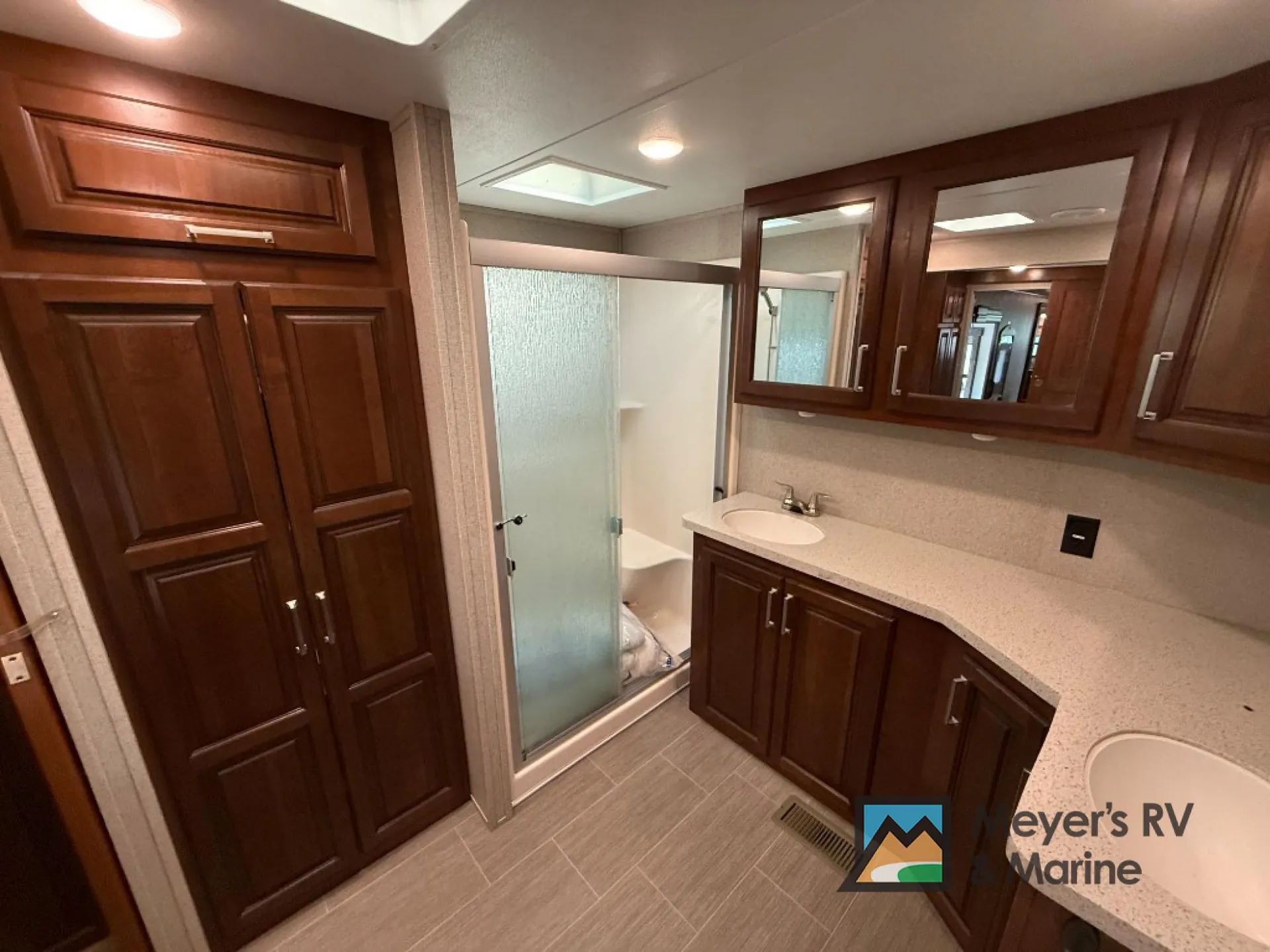 2019 Keystone Alpine 3701FL - Photo 4