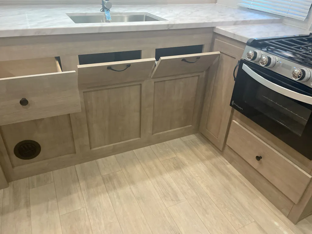 2025 Forest River Solaire 2300FKBS, Photos photo 12