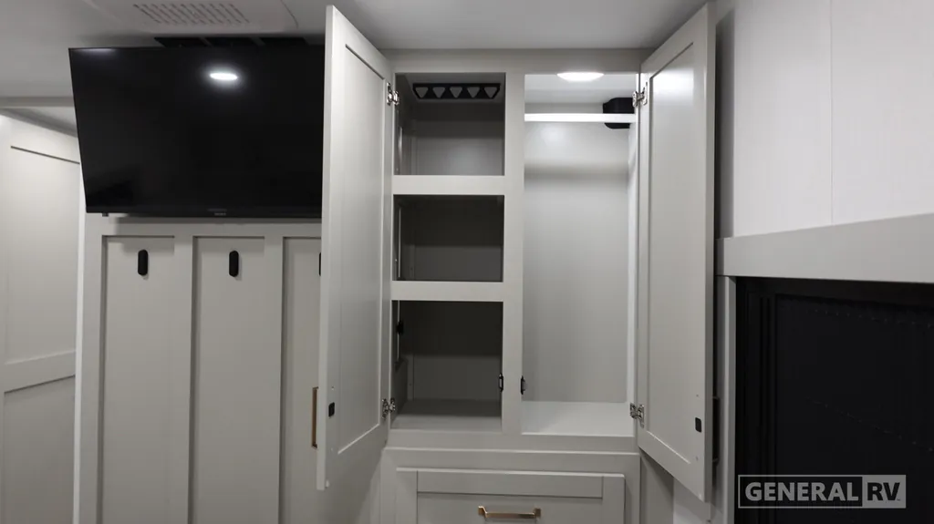 2026 Brinkley Model Z 2680, Photos photo 11