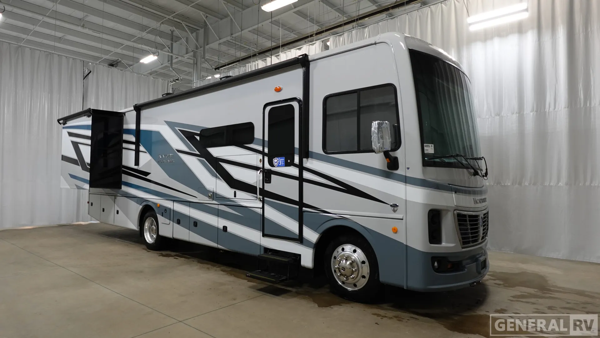 2026 Holiday Rambler Vacationer 33C - Photo 2