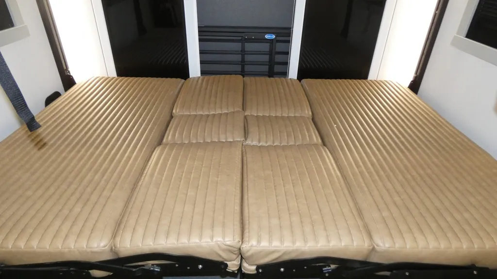 2026 Brinkley Model G 4150, Photos photo 33