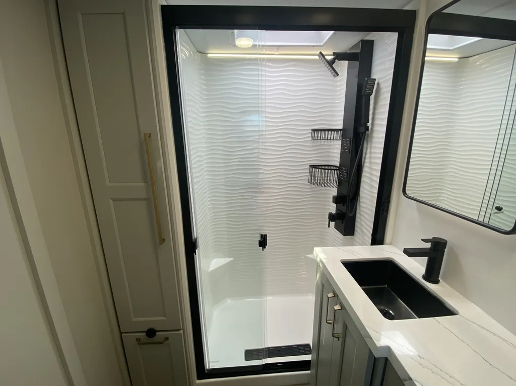 2026 Brinkley Model G 3970, Photos photo 45