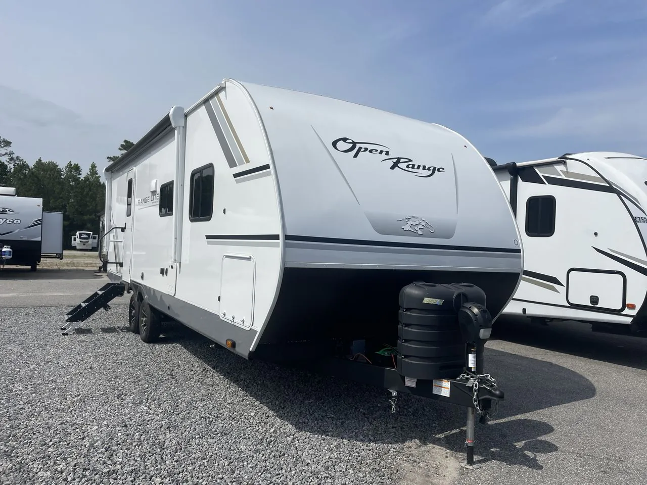 2025 Highland Ridge Range Lite 241BH - Photo 2
