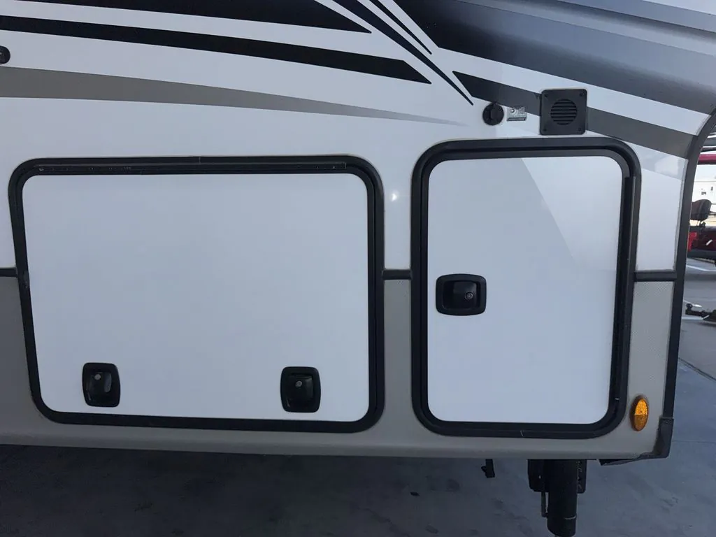 2023 Keystone Avalanche 390DS, Photos photo 3