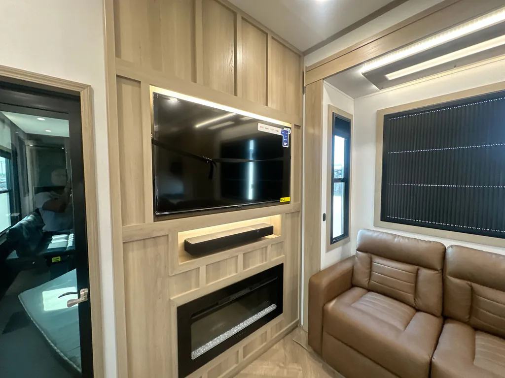 2026 Keystone Raptor 441, Photos photo 13