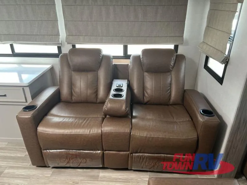 2025 Forest River Vibe 2800RL - Photo 4