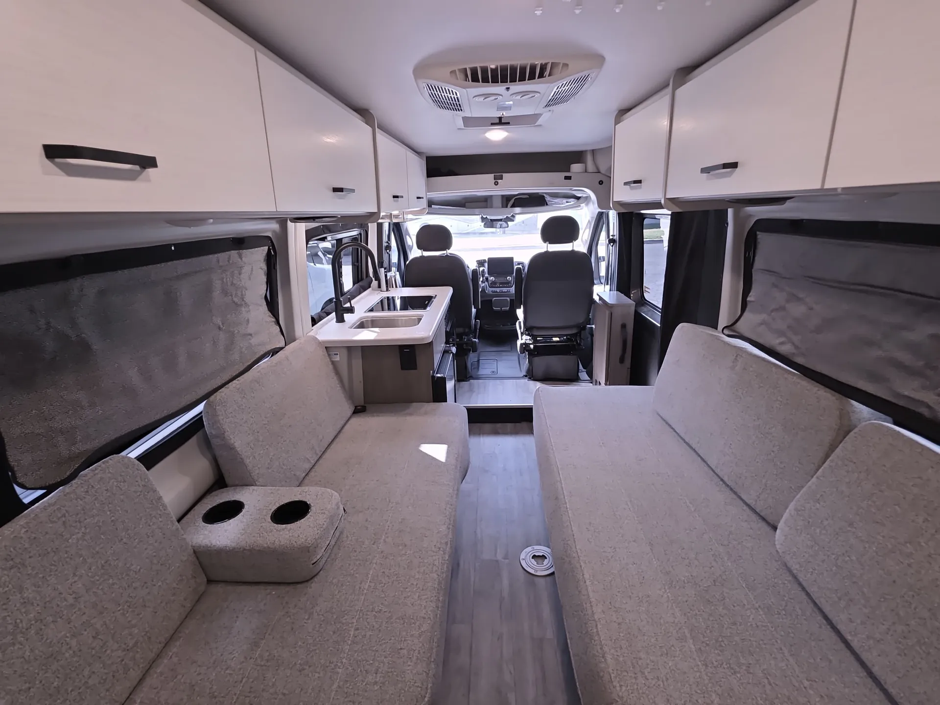 2024 Thor Motor Coach Dazzle 2LB — living area main