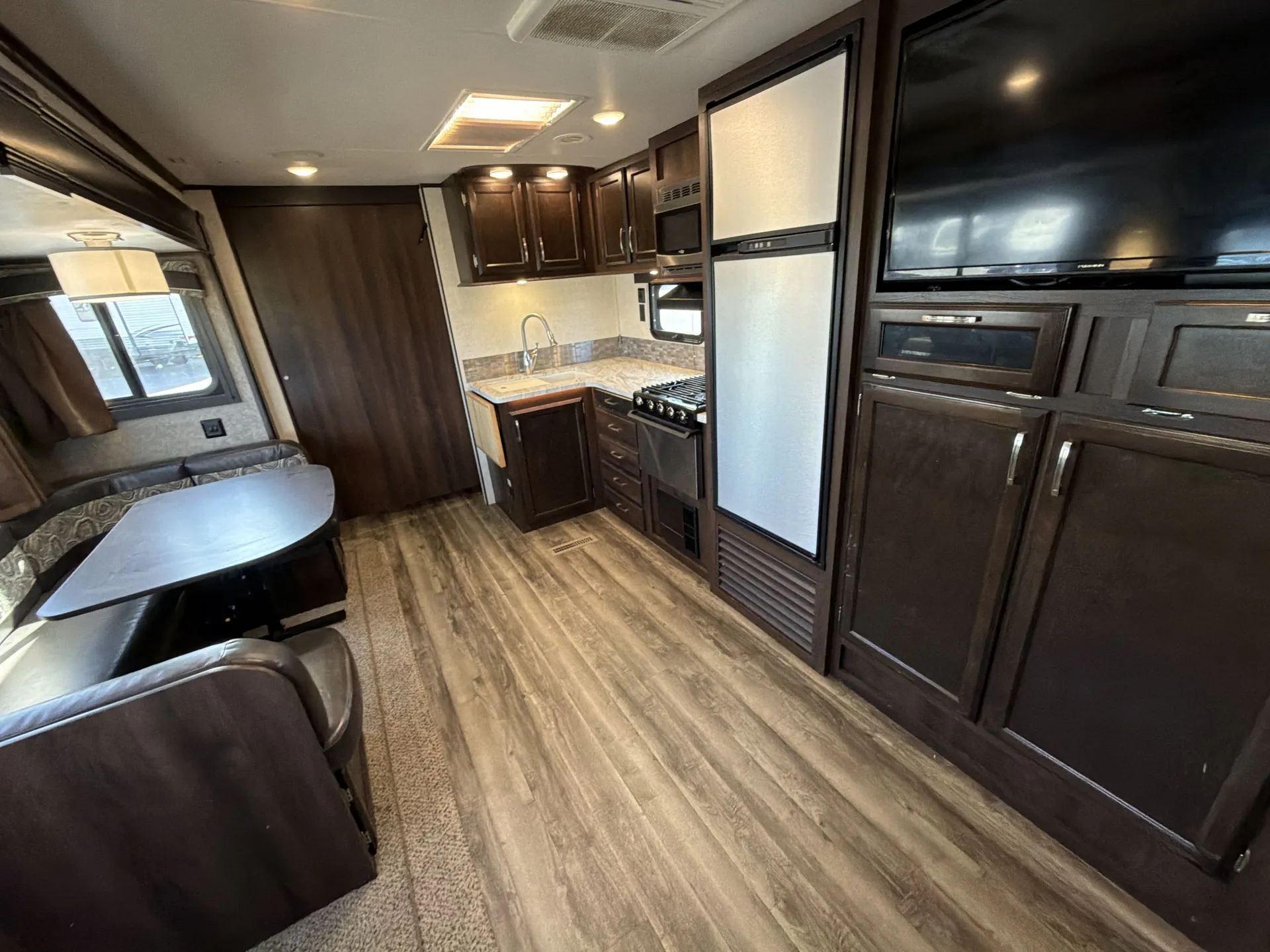 2020 Jayco Jay Flight 28BHS — living area main