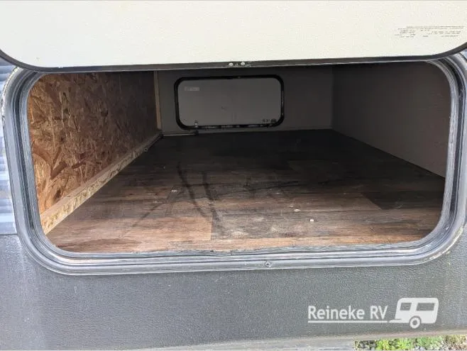 2017 Keystone RV Summerland 2960BH - Photo 4