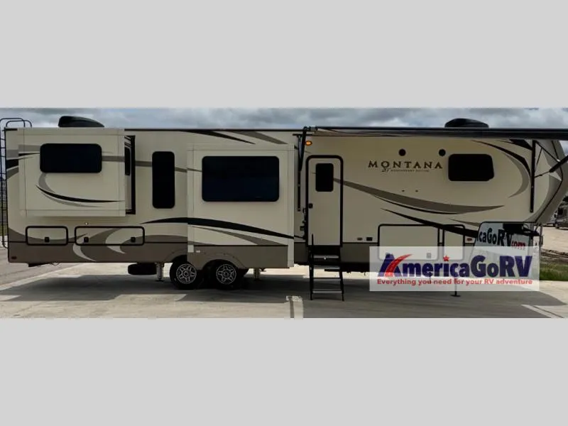 2019 Keystone Montana 3790RD - Photo 2