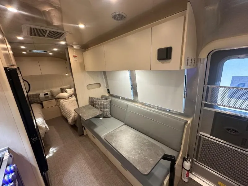2026 Airstream Flying Cloud 23FB - Photo 2
