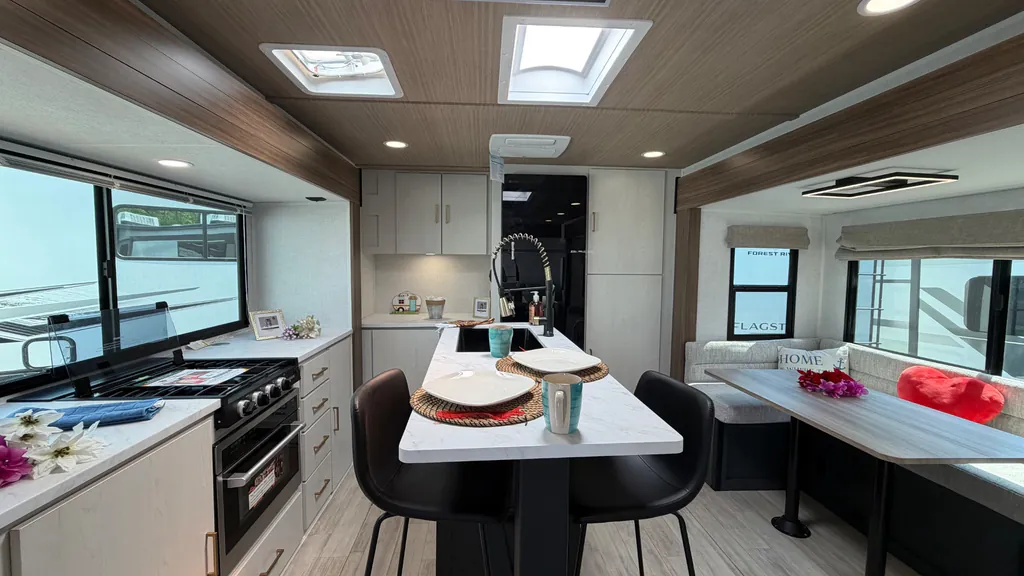 2026 Forest River Vibe 3400XL, Photos photo 10