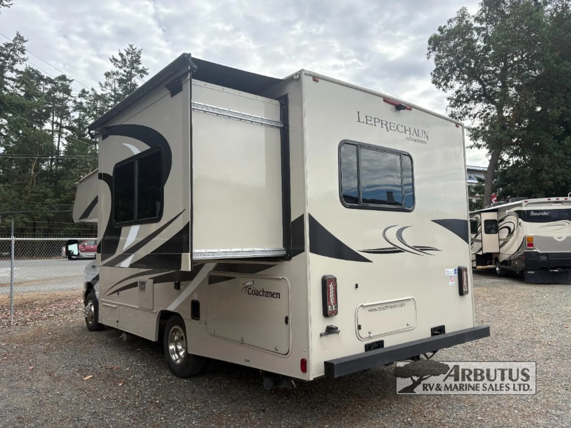 2021 Coachmen Leprechaun 210RS - Photo 3