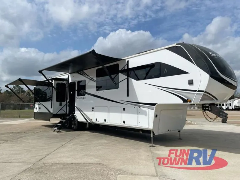 2025 Grand Design Solitude 388MBS - Photo 2