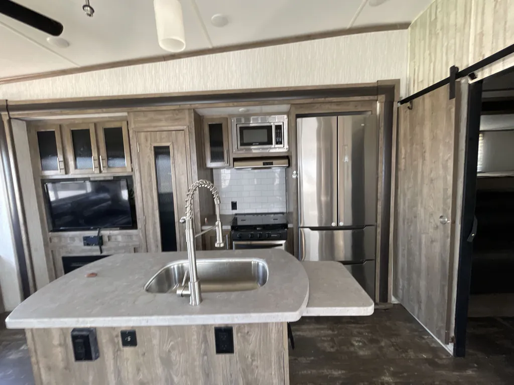 2019 Forest River Sabre 36BHQ, Photos photo 14