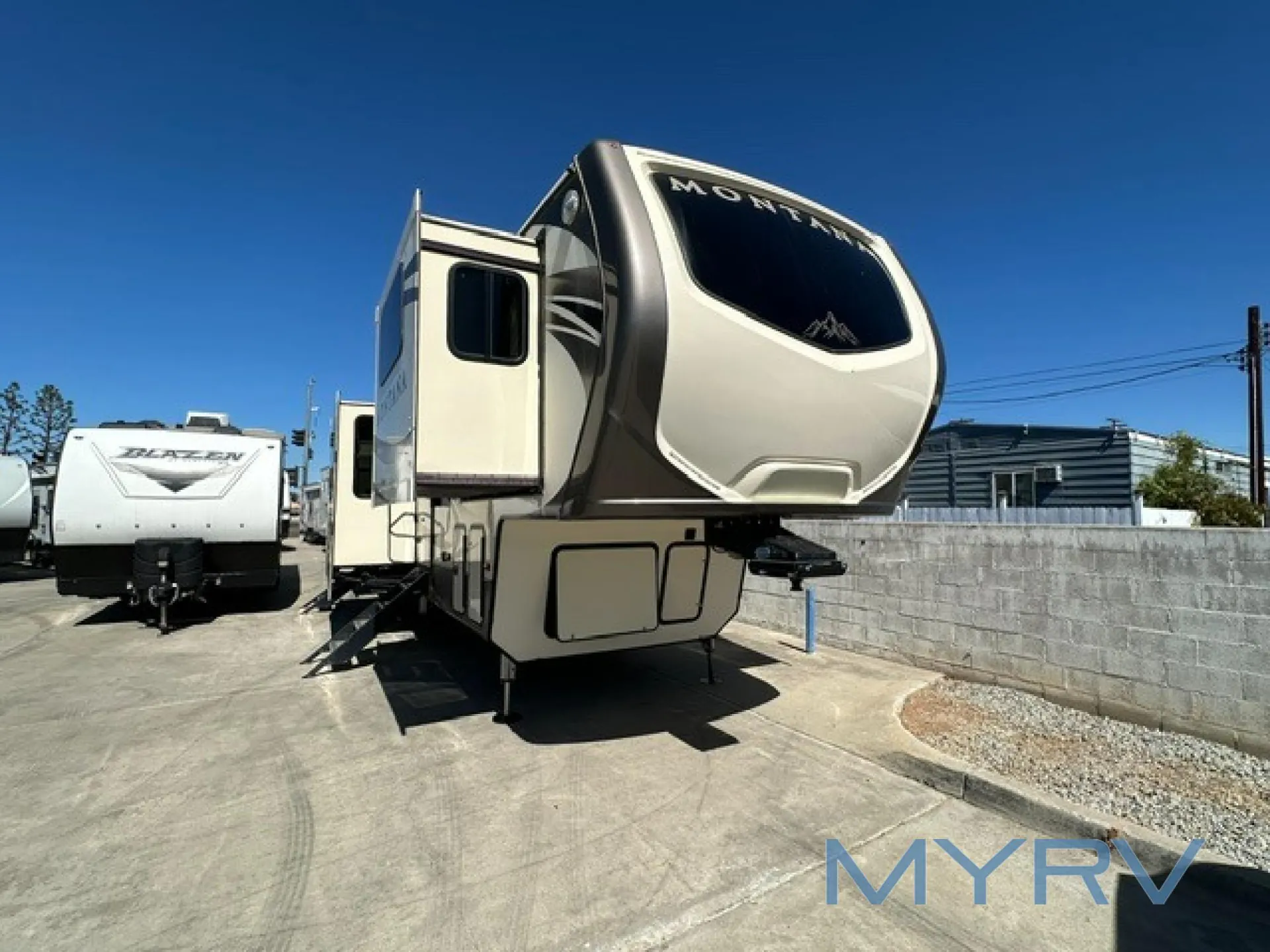 2017 Keystone Montana 3730FL - Photo 3