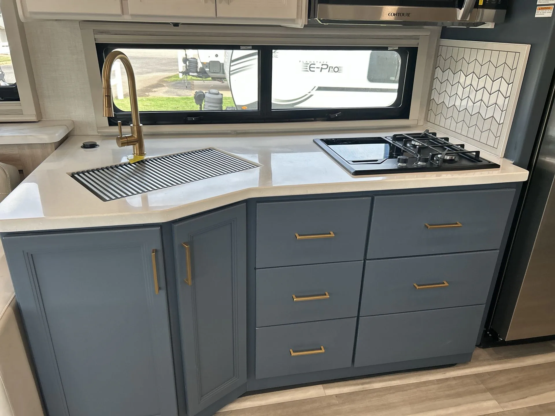 2027 Thor Motor Coach Luminate AA35 - Photo 4