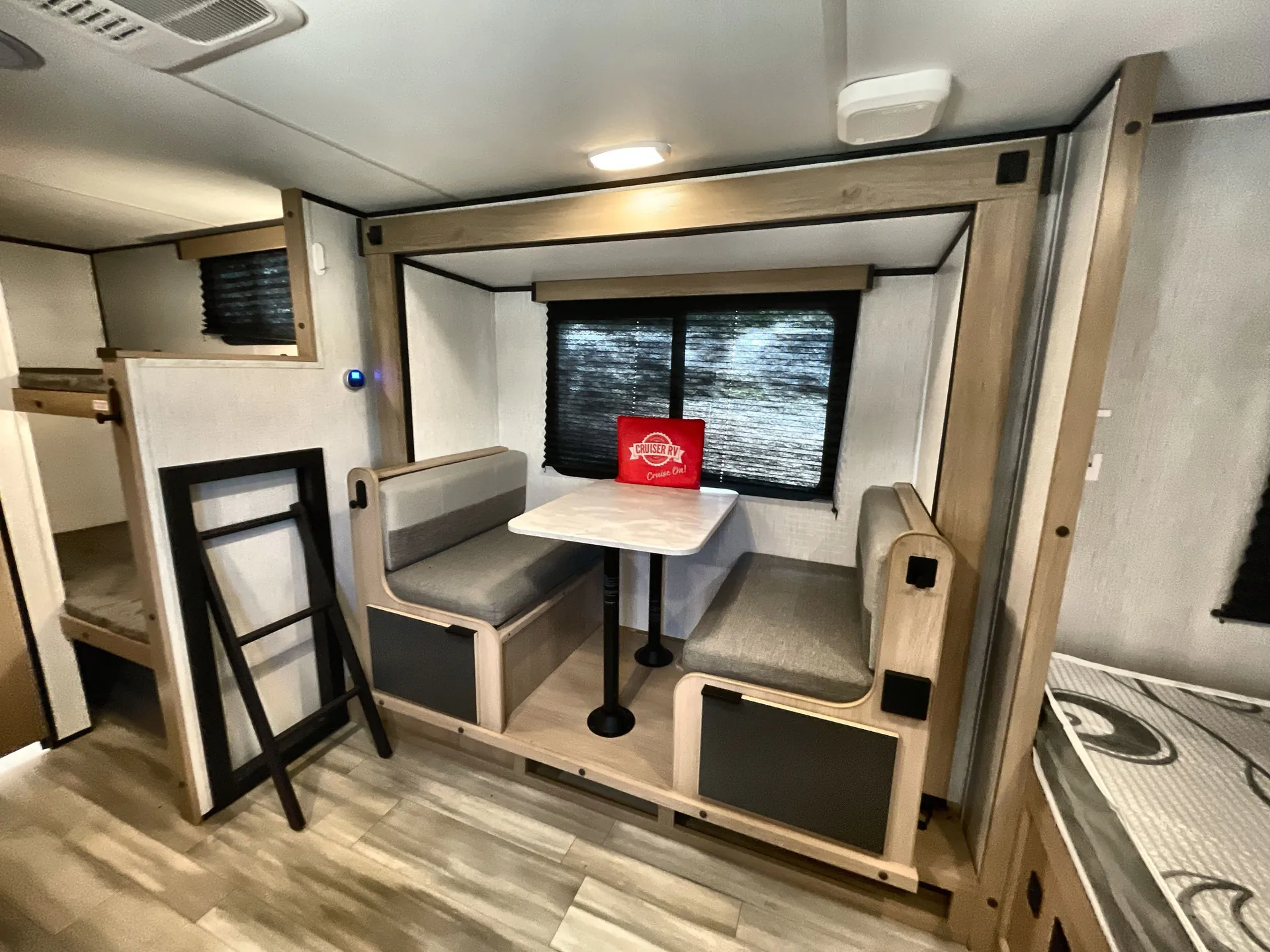 2022 Cruiser RV Hitch 18BHS - Photo 3