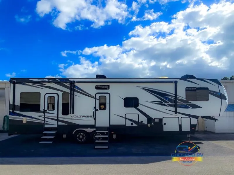 2019 Dutchmen RV Voltage Used    3705 - Photo 2