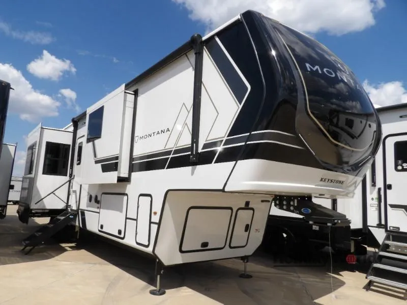 2026 Keystone Montana 3901RK - Photo 2