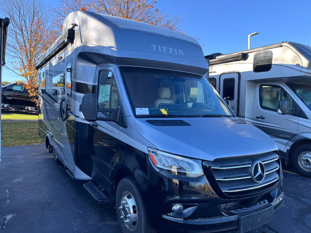 2026 Tiffin Wayfarer 25 XPW dealer photo 1 from Colton RV