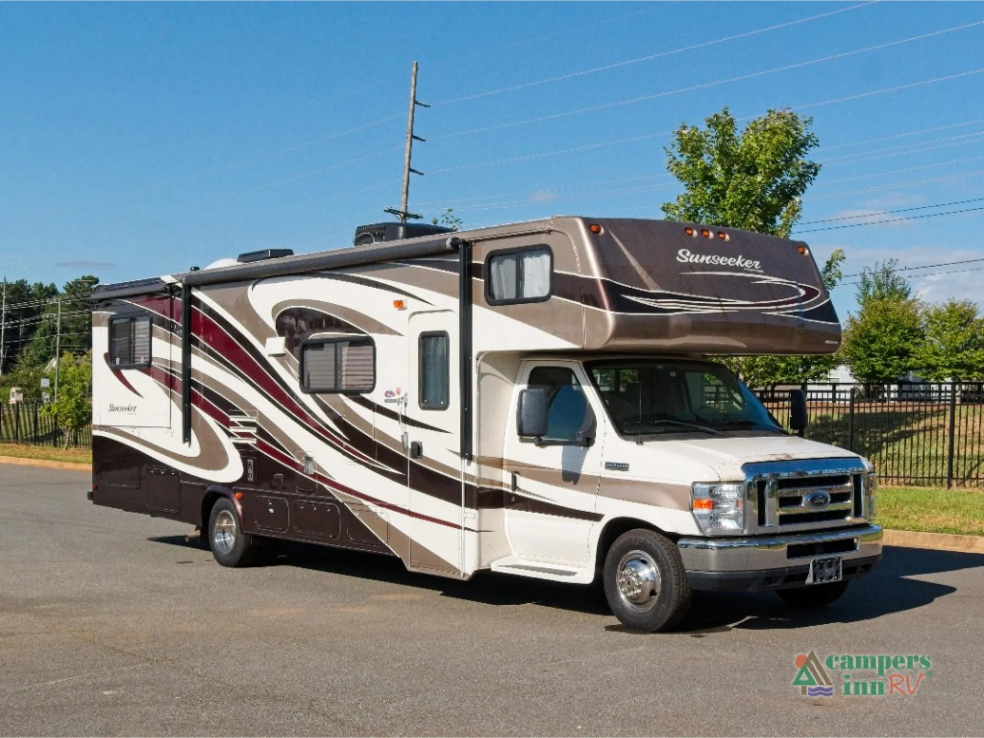 2012 Forest River Sunseeker Classic 3010DS - Photo 2