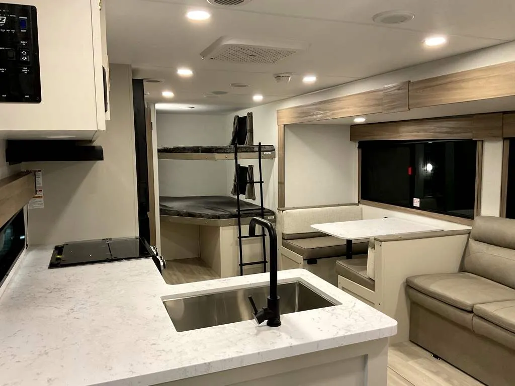2027 KZ RV Sportsmen SE 261BHKSE - Photo 4