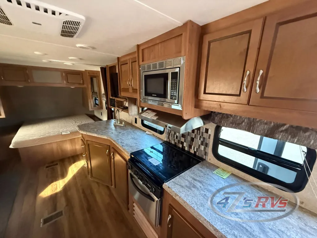 2017 Coachmen Catalina Legacy Edition 223RBS, Photos photo 25