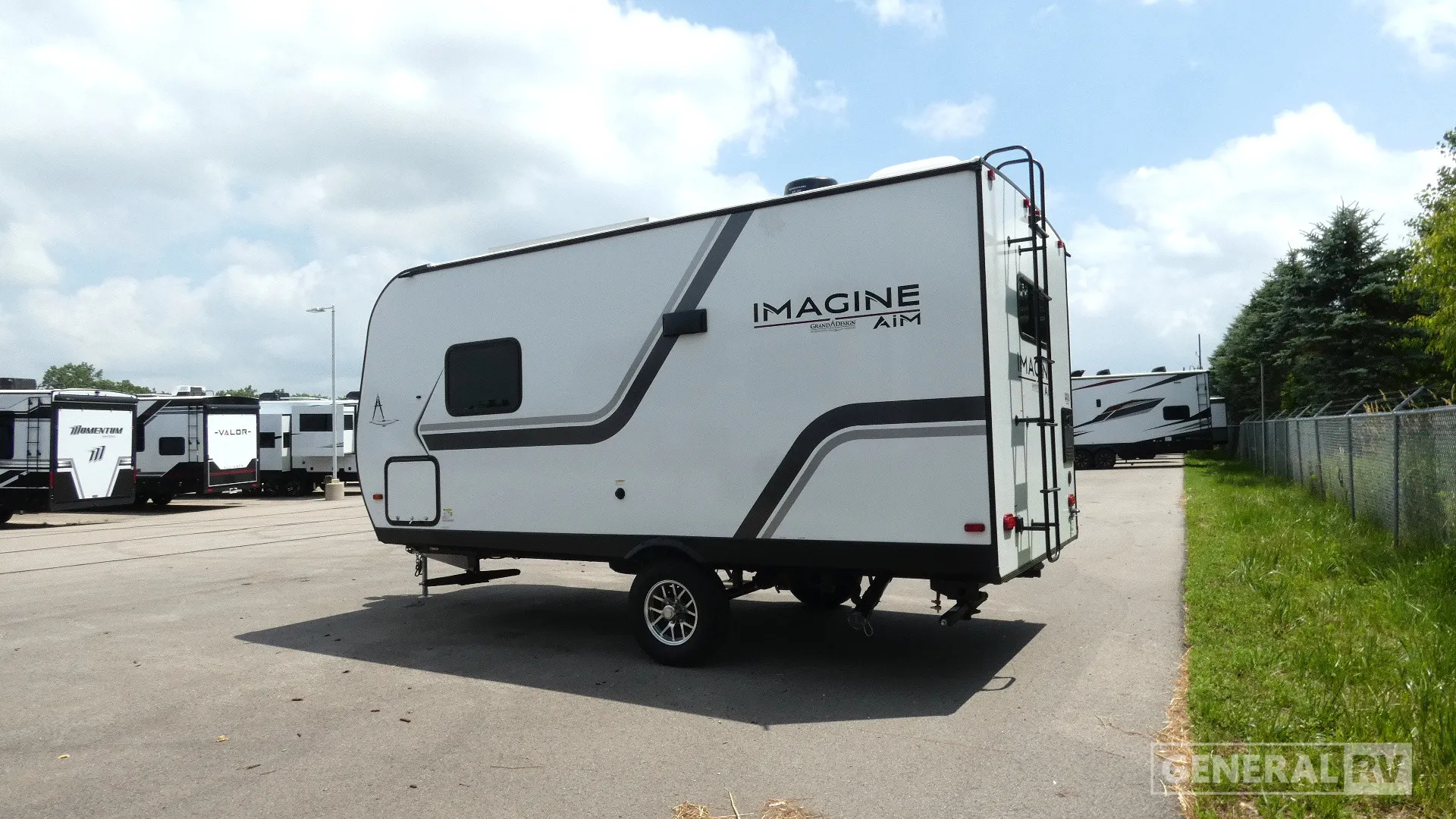 2025 Grand Design Imagine AIM 15RB - Photo 4