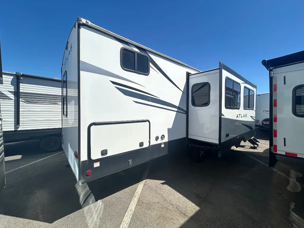 2022 Dutchmen Atlas 3382BH - Photo 4