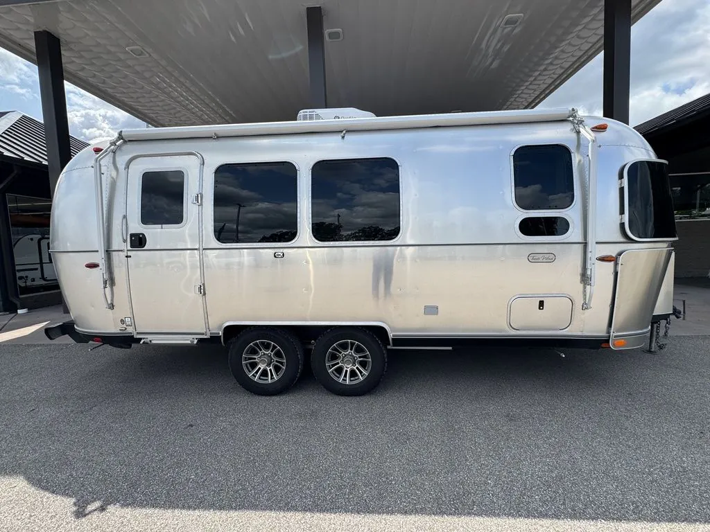 2025 Airstream Trade Wind 23FB - Photo 3