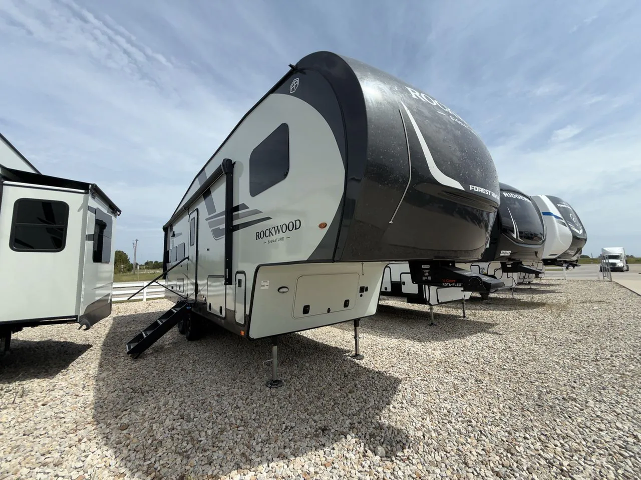 2026 Forest River Rockwood Signature 301RK - Photo 2