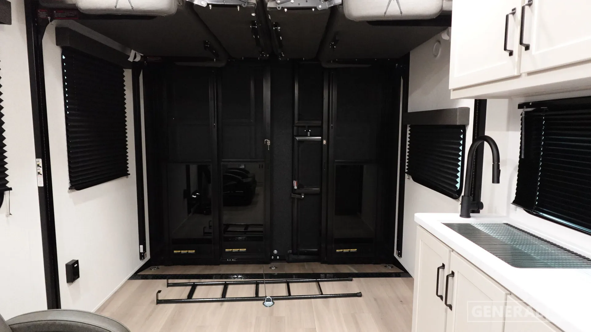 2026 Grand Design Momentum G-Class 21G - Photo 3