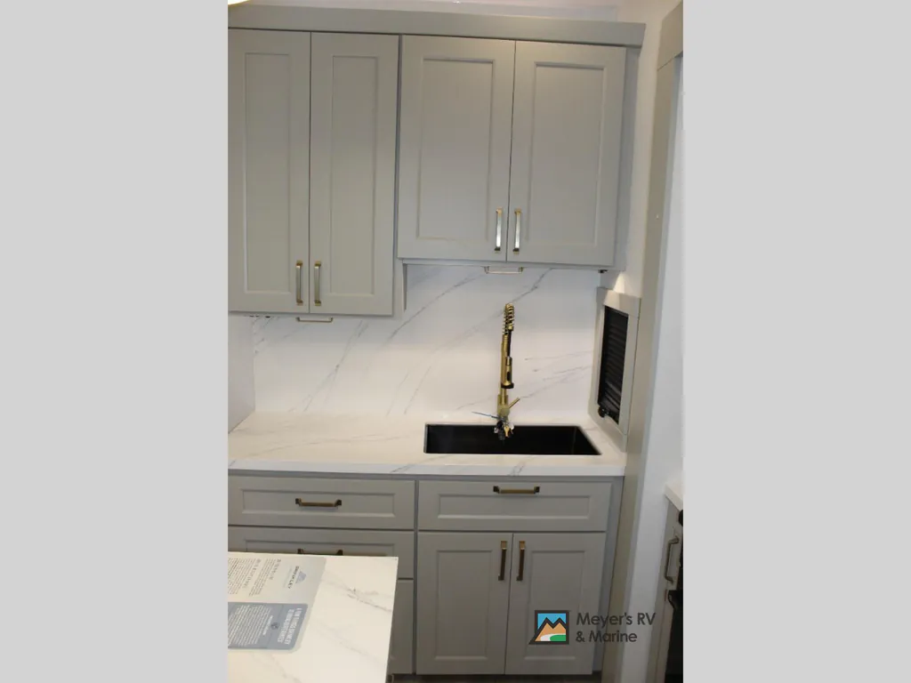 2026 Brinkley Model G 3970, Photos photo 12
