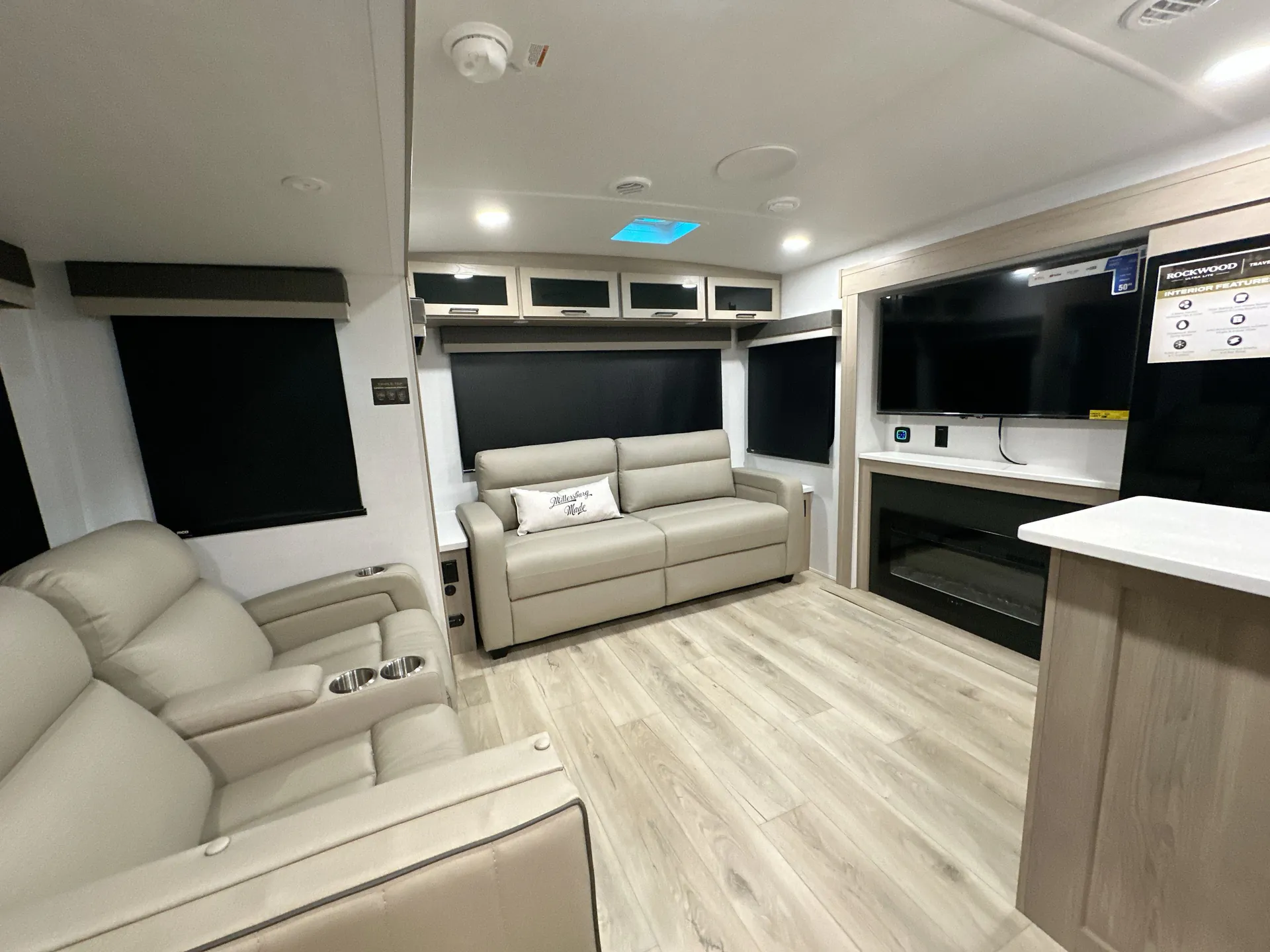 2026 Forest River Rockwood Ultra Lite 2906RL — living area main