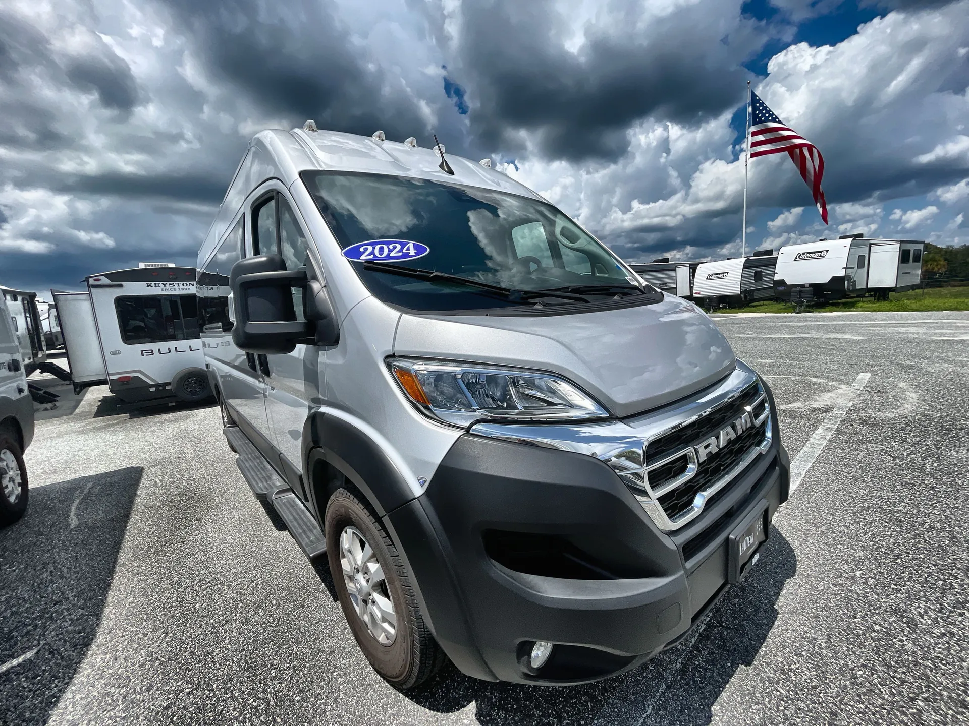 2024 Thor Motor Coach Dazzle 2LB - Photo 2