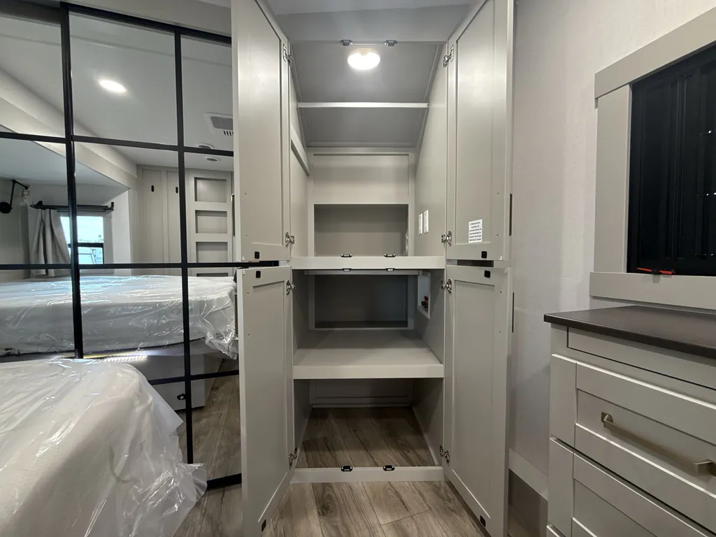 2026 Brinkley Model Z 3600, Photos photo 74