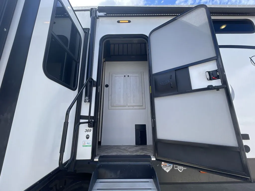 2023 Forest River Wildcat 369MBL, Photos photo 6