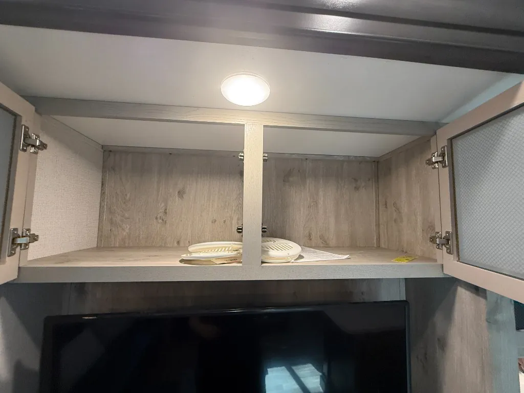 2021 Keystone Alpine 3120RS dealer photo 2 from Pinnacle RV
