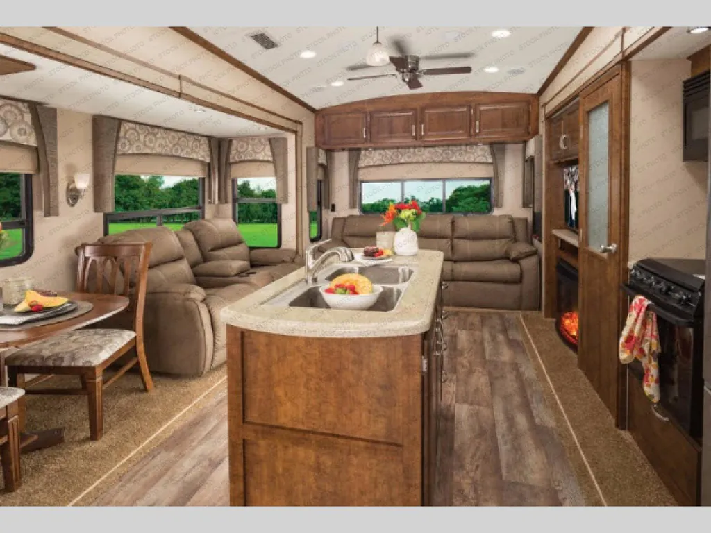 2017 Forest River Blue Ridge 3780LF, Photos photo 2