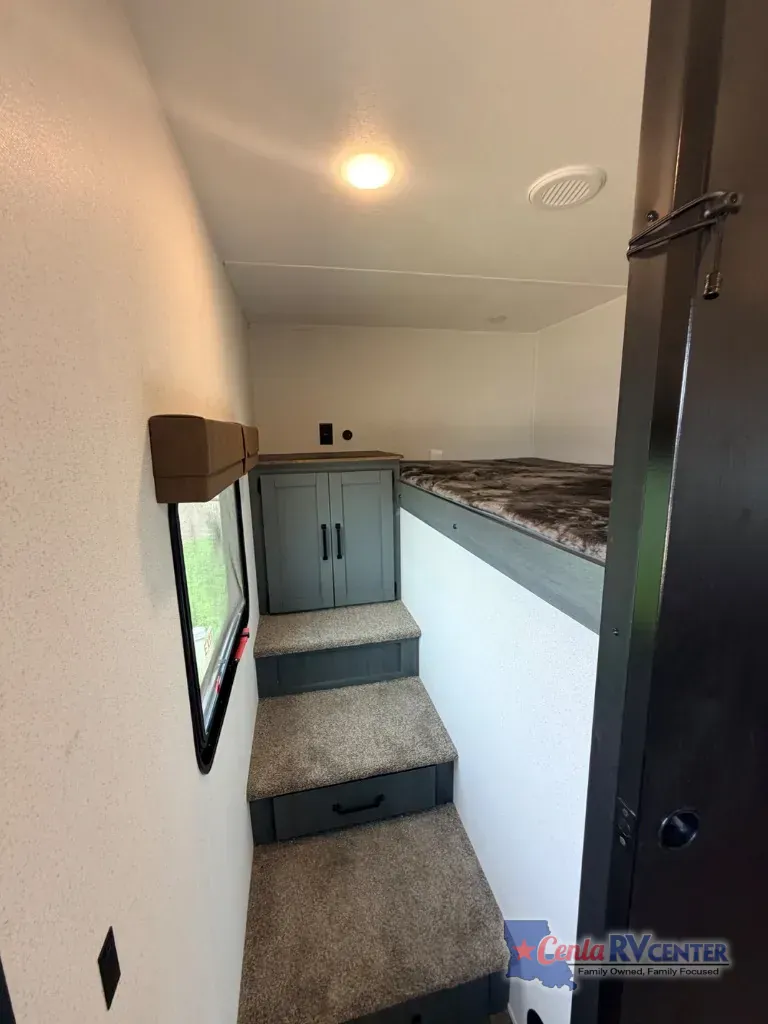 2027 Palomino Puma 337BH, Photos photo 7