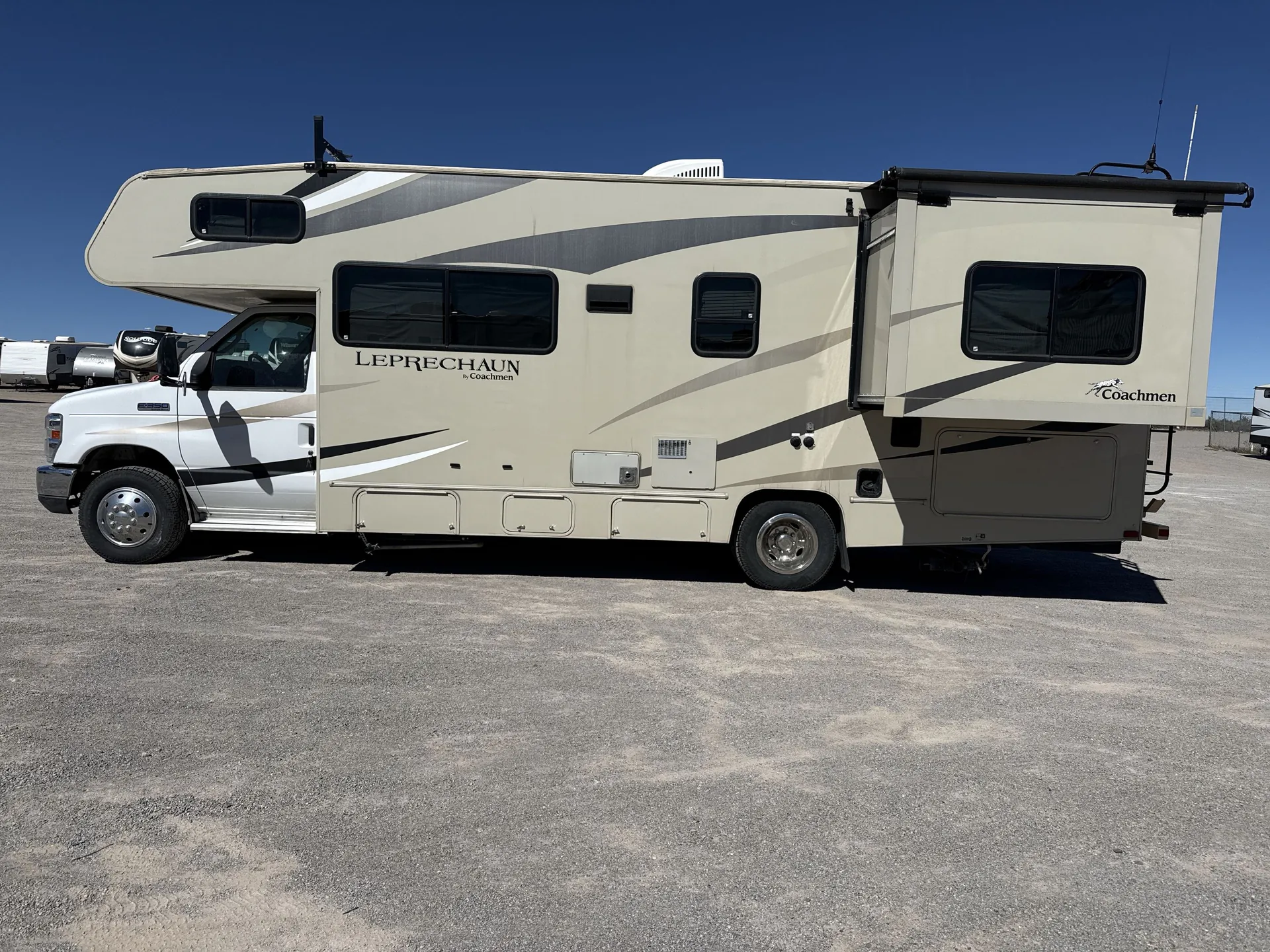 2018 Coachmen Leprechaun 260RS — off campside
